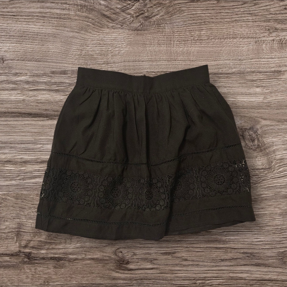 Black floral detail mini flare skirt